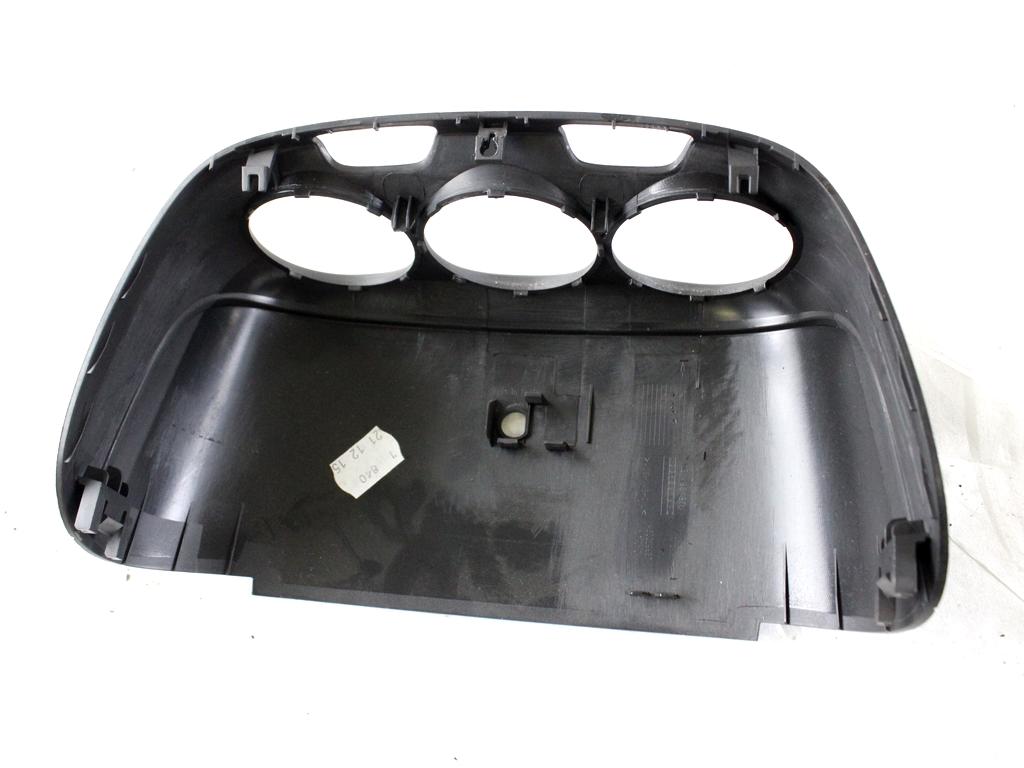 13493971 MASCHERINA RIVESTIMENTO CRUSCOTTO CENTRALE OPEL CORSA E 1.2 B 51KW 5M 5P (2016) RICAMBIO USATO