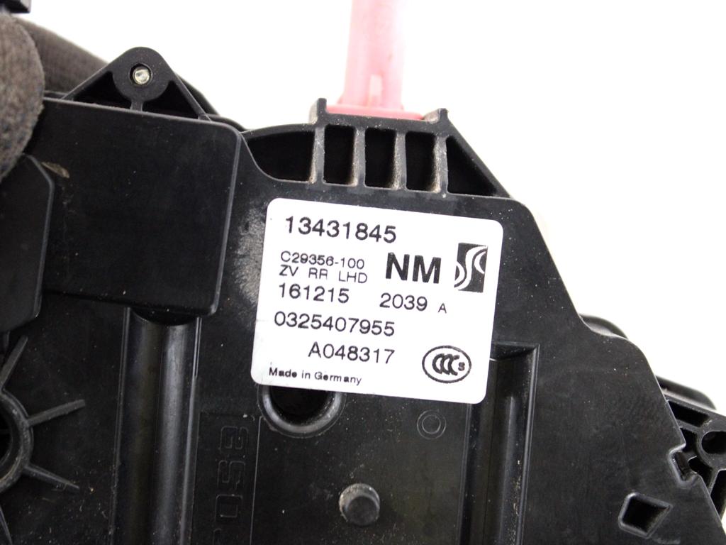 13431845 CHIUSURA SERRATURA PORTA POSTERIORE DESTRA OPEL CORSA E 1.2 B 51KW 5M 5P (2016) RICAMBIO USATO
