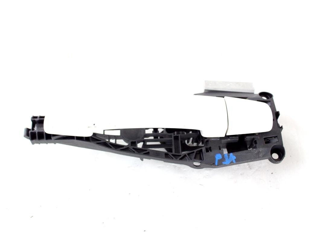 13504025 MANIGLIA ESTERNA PORTA POSTERIORE SINISTRA OPEL CORSA E 1.2 B 51KW 5M 5P (2016) RICAMBIO USATO