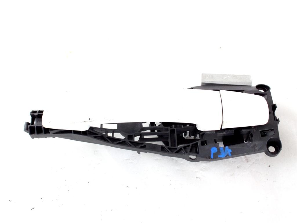 13504025 MANIGLIA ESTERNA PORTA POSTERIORE SINISTRA OPEL CORSA E 1.2 B 51KW 5M 5P (2016) RICAMBIO USATO