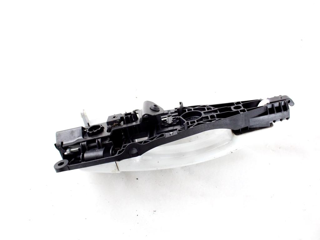 13504025 MANIGLIA ESTERNA PORTA POSTERIORE SINISTRA OPEL CORSA E 1.2 B 51KW 5M 5P (2016) RICAMBIO USATO