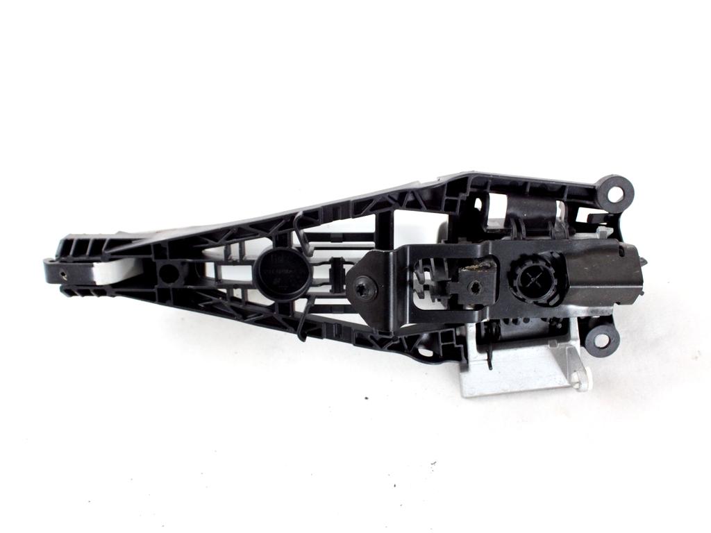13504025 MANIGLIA ESTERNA PORTA POSTERIORE SINISTRA OPEL CORSA E 1.2 B 51KW 5M 5P (2016) RICAMBIO USATO