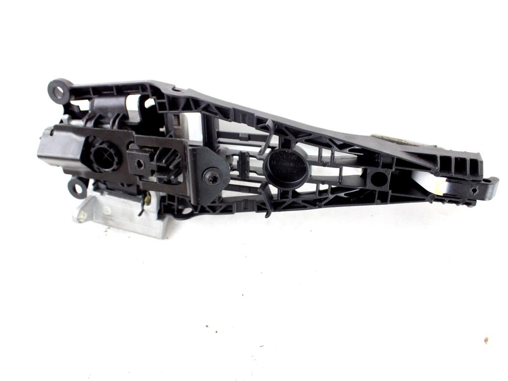 13504025 MANIGLIA ESTERNA PORTA POSTERIORE DESTRA OPEL CORSA E 1.2 B 51KW 5M 5P (2016) RICAMBIO USATO
