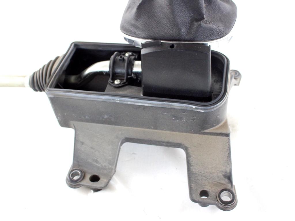 55559132 LEVA POMELLO CUFFIA CORDE CAMBIO MANUALE OPEL CORSA E 1.2 B 51KW 5M 5P (2016) RICAMBIO USATO