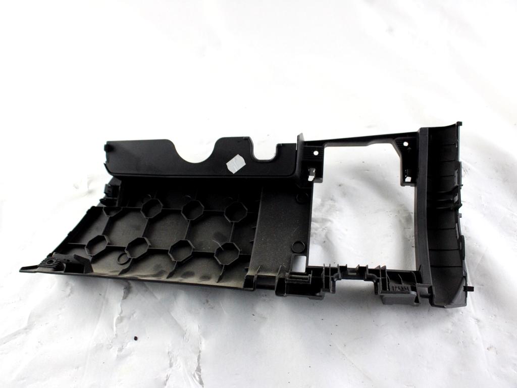 460029937 RIVESTIMENTO INFERIORE CRUSCOTTO LATO SINISTRO OPEL CORSA E 1.2 B 51KW 5M 5P (2016) RICAMBIO USATO