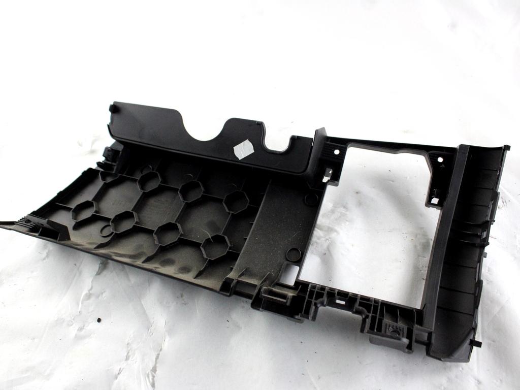 460029937 RIVESTIMENTO INFERIORE CRUSCOTTO LATO SINISTRO OPEL CORSA E 1.2 B 51KW 5M 5P (2016) RICAMBIO USATO