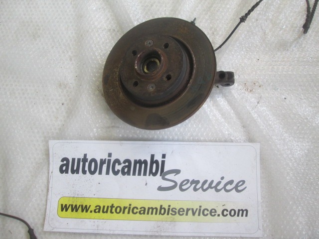 VRTLJIVI LEZAJ DESNO / PESTO KOLESA Z LEZAJEM SPREDAJ OEM N. 8200208335 ORIGINAL REZERVNI DEL RENAULT TWINGO CN0 MK2 (09/2006 - 11/2011) BENZINA LETNIK 2009