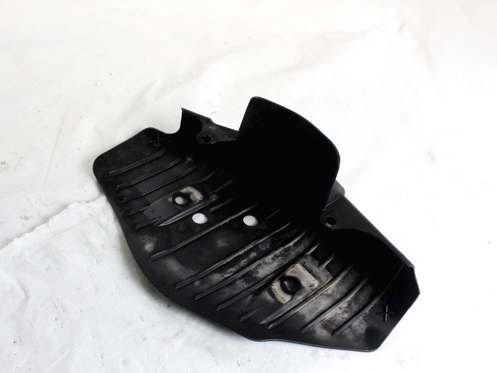 5Q0501734A PARATIA SOTTOSCOCCA RIVESTIMENTO BRACCIO OSCILLANTE POSTERIORE DESTRO VOLKSWAGEN GOLF 8 GTD 2.0 D 147KW 5P (2023) RICAMBIO USATO