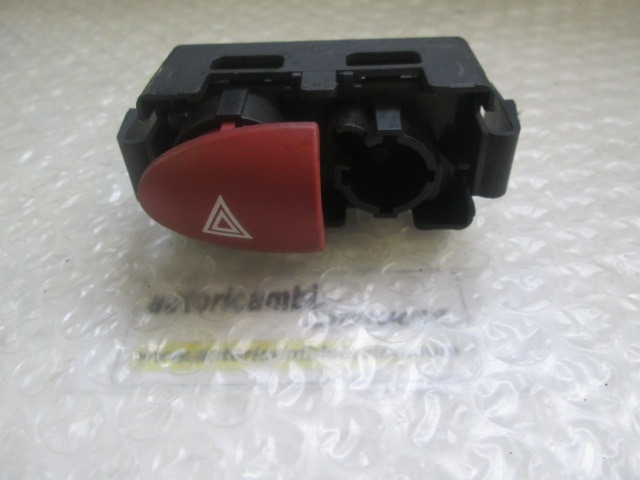 STIKALO VARNOSTNIH ZMIGAVCEV  OEM N. 8200214896 ORIGINAL REZERVNI DEL RENAULT TWINGO CN0 MK2 (09/2006 - 11/2011) BENZINA LETNIK 2009