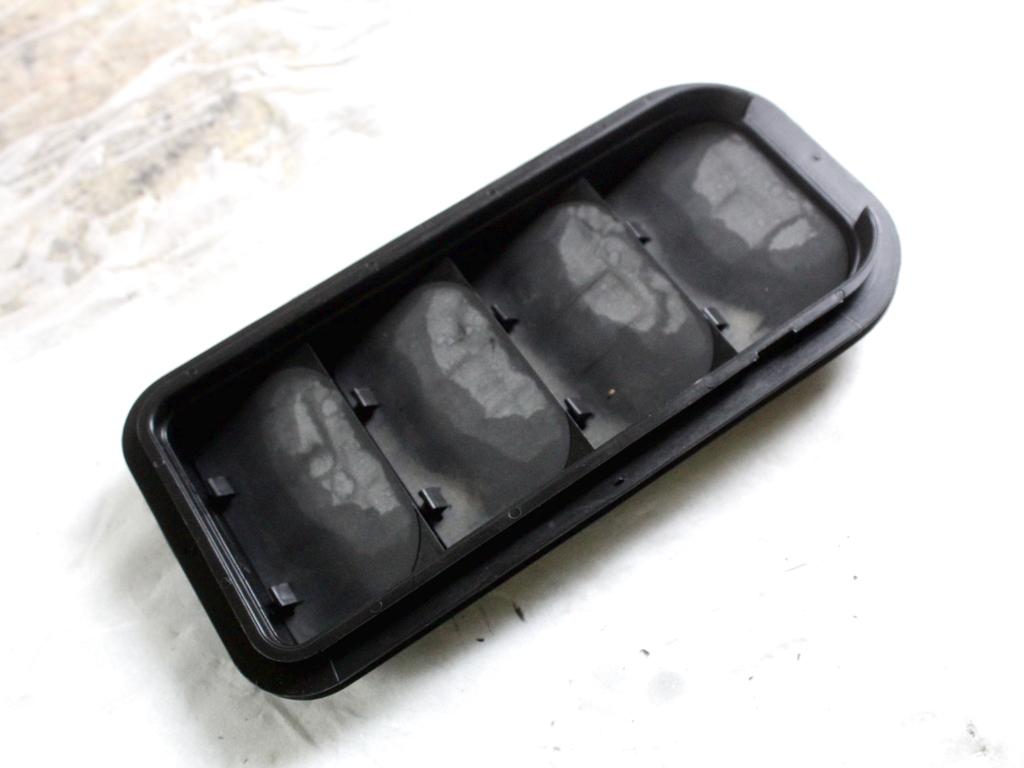 7N0819465F GRIGLIA AERAZIONE PARASALE PARASASSI POSTERIORE VOLKSWAGEN GOLF 8 GTD 2.0 D 147KW 5P (2023) RICAMBIO USATO