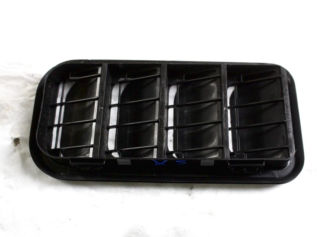 7N0819465F GRIGLIA AERAZIONE PARASALE PARASASSI POSTERIORE VOLKSWAGEN GOLF 8 GTD 2.0 D 147KW 5P (2023) RICAMBIO USATO