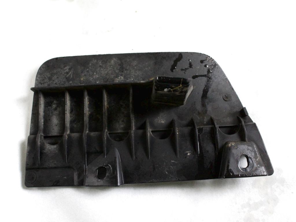 5H0854858A RIVESTIMENTO PARASPRUZZI POSTERIORE LATO DESTRO VOLKSWAGEN GOLF 8 GTD 2.0 D 147KW 5P (2023) RICAMBIO USATO