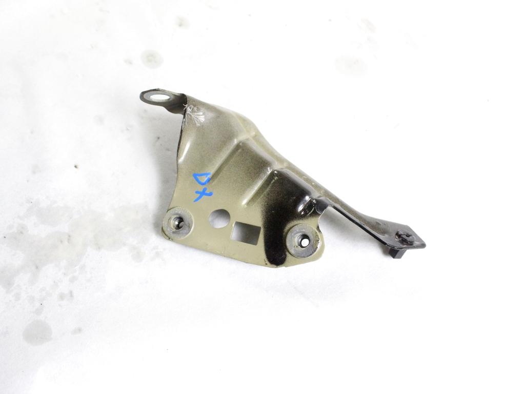 5H0821136 STAFFA SUPPORTO PARAFANGO ANTERIORE LATO DESTRO VOLKSWAGEN GOLF 8 GTD 2.0 D 147KW 5P (2023) RICAMBIO USATO 2399519X 22.60.000.041-00