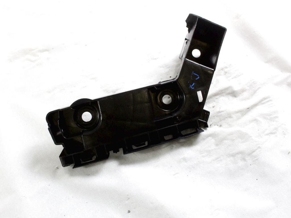 5H6807394D STAFFA SUPPORTO PARAURTI POSTERIORE LATO DESTRO VOLKSWAGEN GOLF 8 GTD 2.0 D 147KW 5P (2023) RICAMBIO USATO LEGGERMENTE DANNEGGIATO