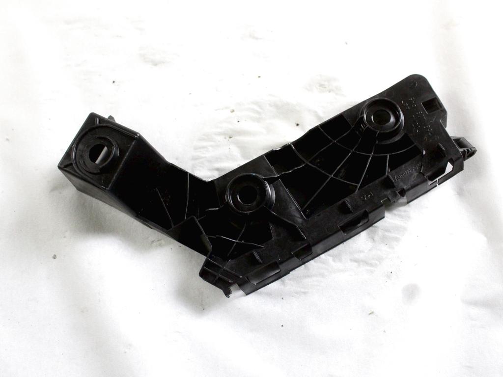 5H6807394D STAFFA SUPPORTO PARAURTI POSTERIORE LATO DESTRO VOLKSWAGEN GOLF 8 GTD 2.0 D 147KW 5P (2023) RICAMBIO USATO LEGGERMENTE DANNEGGIATO