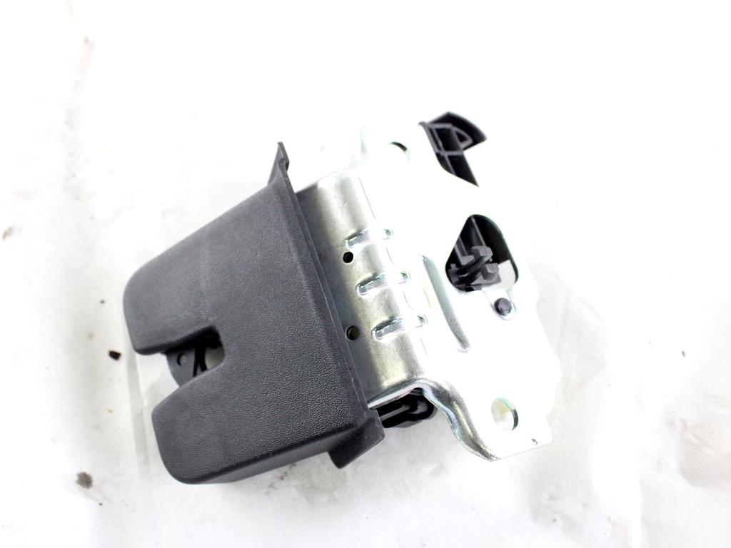 2GA827505A CHIUSURA SERRATURA PORTELLONE COFANO POSTERIORE BAULE VOLKSWAGEN T-ROC 1.0 B 81KW 6M 5P (2023) RICAMBIO USATO