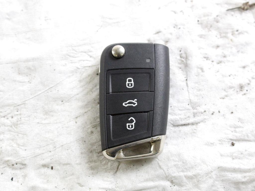 05C907394D KIT ACCENSIONE AVVIAMENTO VOLKSWAGEN T-ROC 1.0 B 81KW 6M 5P (2023) RICAMBIO USATO CON CENTRALINA MOTORE, BLOCCHETTI ACCENSIONE APERTURA CON CHIAVE 2Q0905861A 5Q1937084