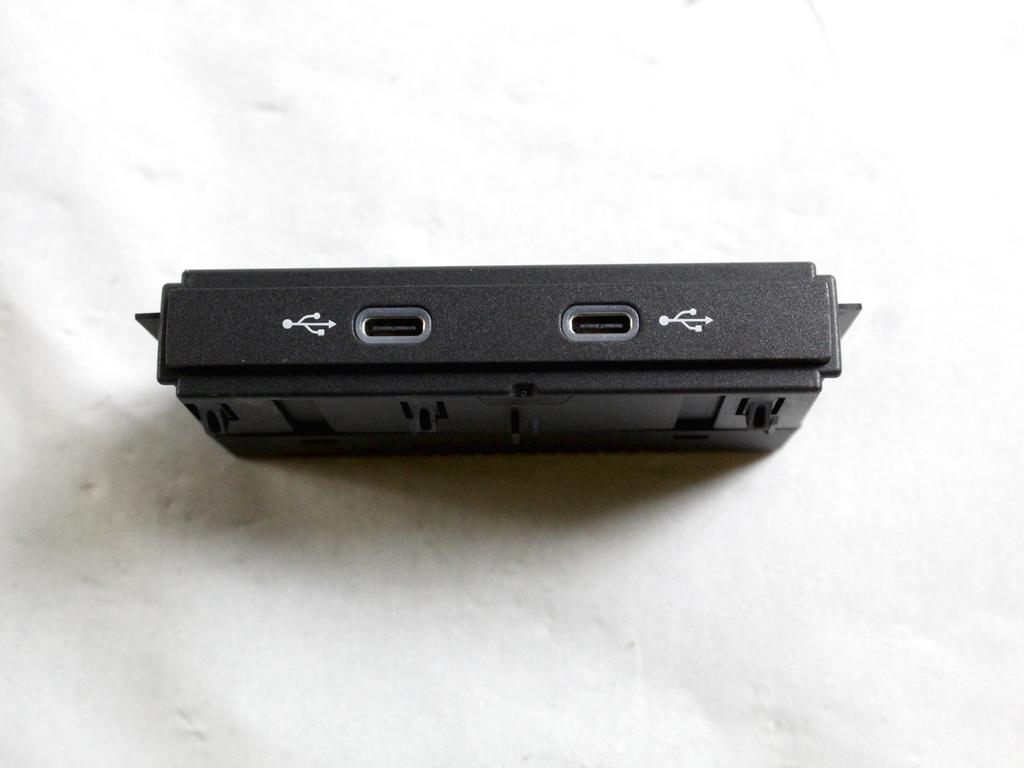 5NA035700 PORTA INGRESSO USB-C VOLKSWAGEN GOLF 8 GTD 2.0 D 147KW 5P (2023) RICAMBIO USATO
