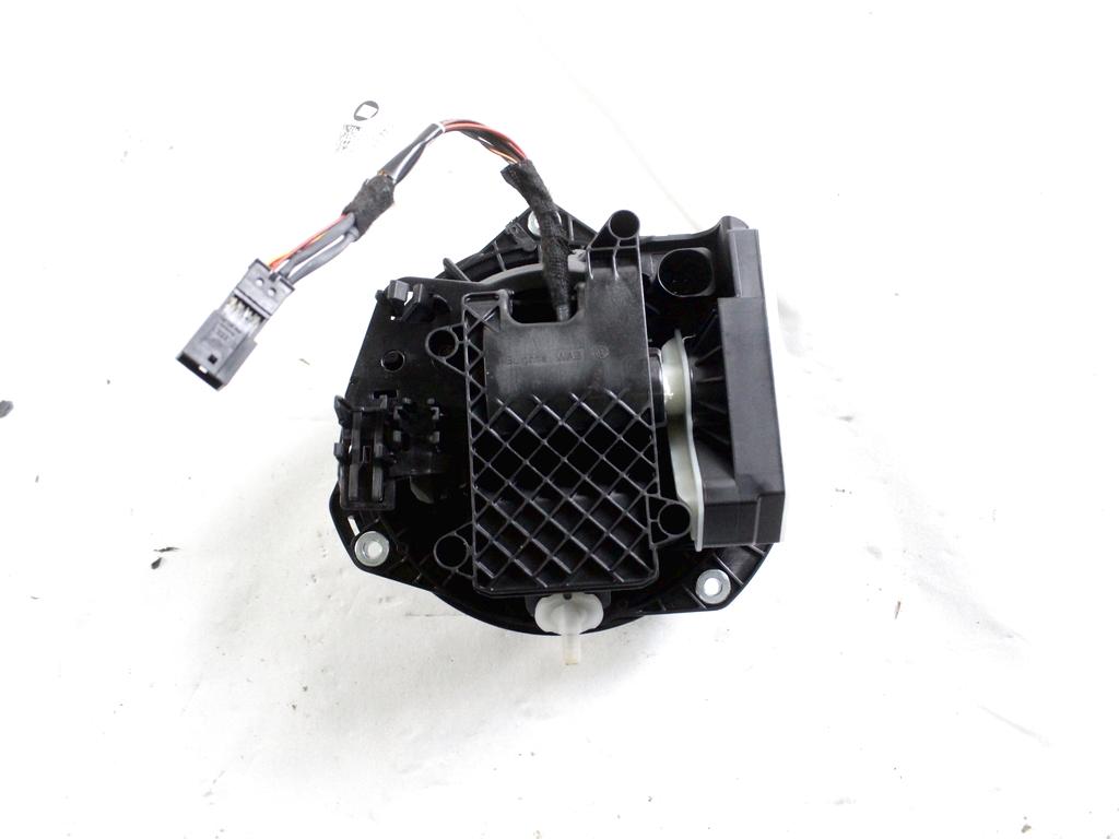 5H0971375 STEMMA MANIGLIA ESTERNA PORTELLONE COFANO POSTERIORE BAULE VOLKSWAGEN GOLF 8 GTD 2.0 D 147KW 5P (2023) RICAMBIO USATO