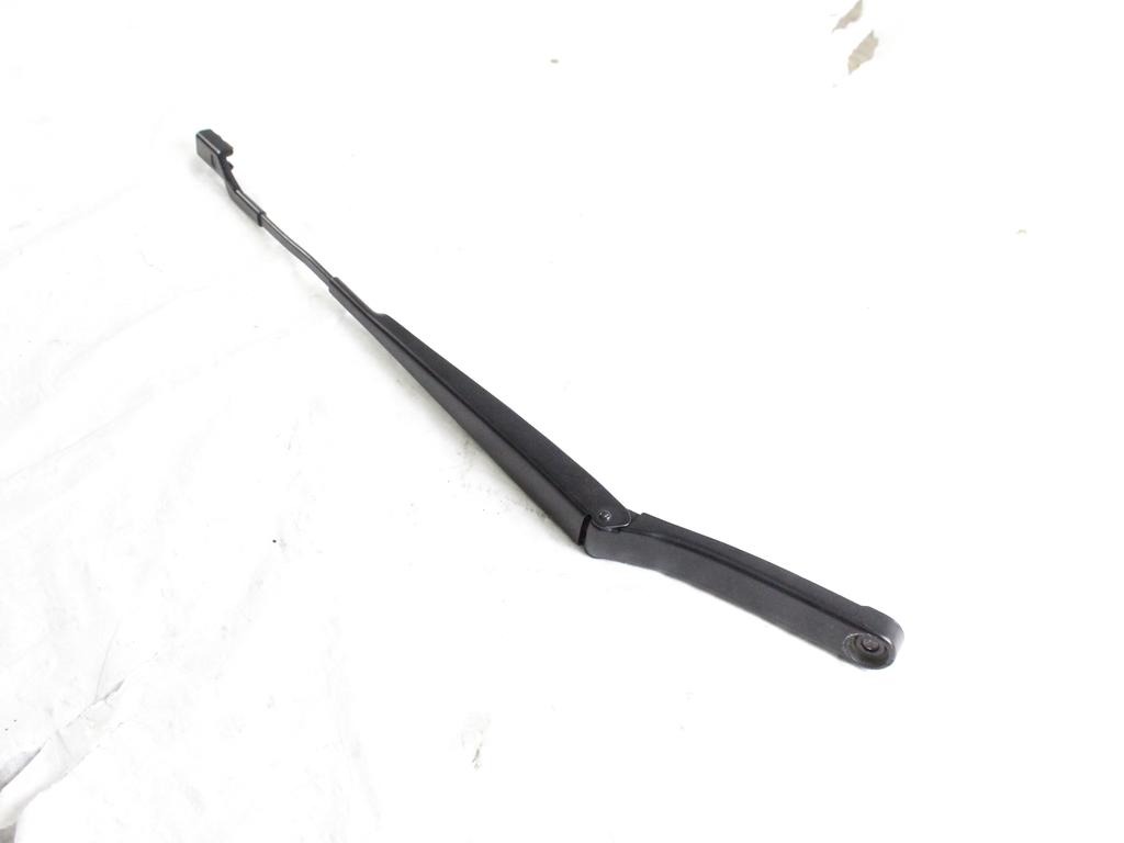 5G1955409B ASTA SUPPORTO SPAZZOLA PARABREZZA LATO SINISTRO VOLKSWAGEN GOLF 8 GTD 2.0 D 147KW 5P (2023) RICAMBIO USATO