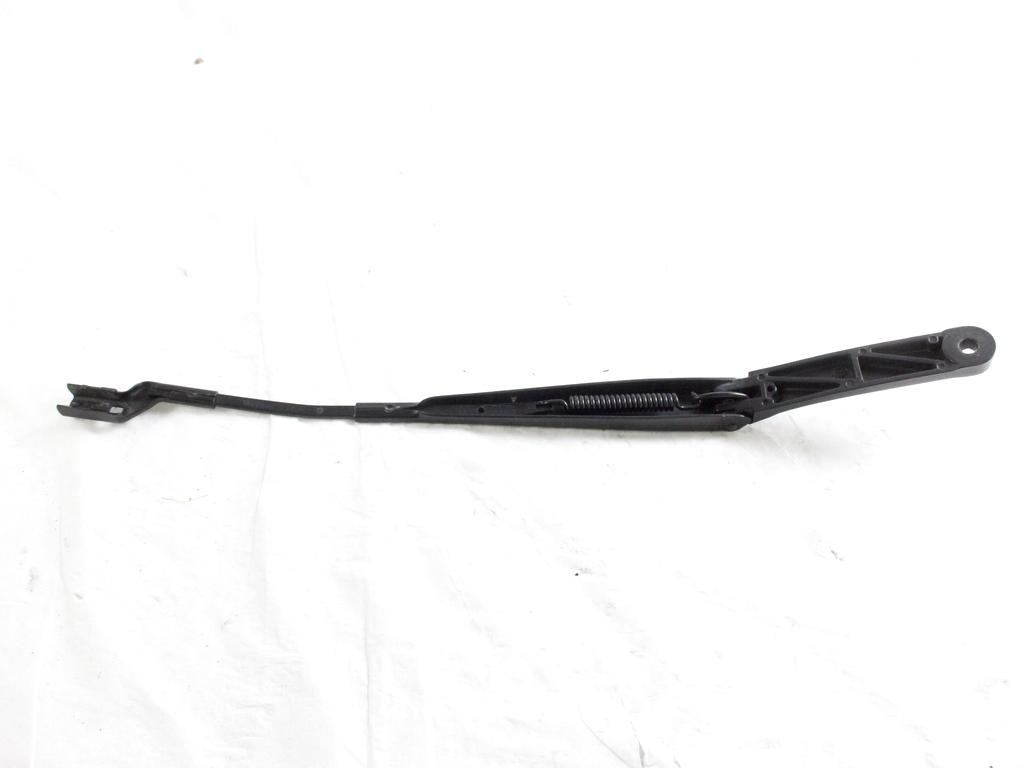 5G1955409B ASTA SUPPORTO SPAZZOLA PARABREZZA LATO SINISTRO VOLKSWAGEN GOLF 8 GTD 2.0 D 147KW 5P (2023) RICAMBIO USATO