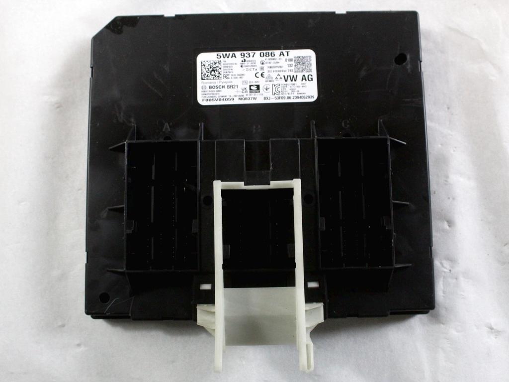 05L907309AA KIT ACCENSIONE AVVIAMENTO VOLKSWAGEN GOLF 8 GTD 2.0 D 147KW 5P (2023) RICAMBIO USATO CON CENTRALINA MOTORE, BLOCCHETTI ACCENSIONE APERTURA CON CHIAVE 5WA937086AT 2Q0905861B 5H0920340C