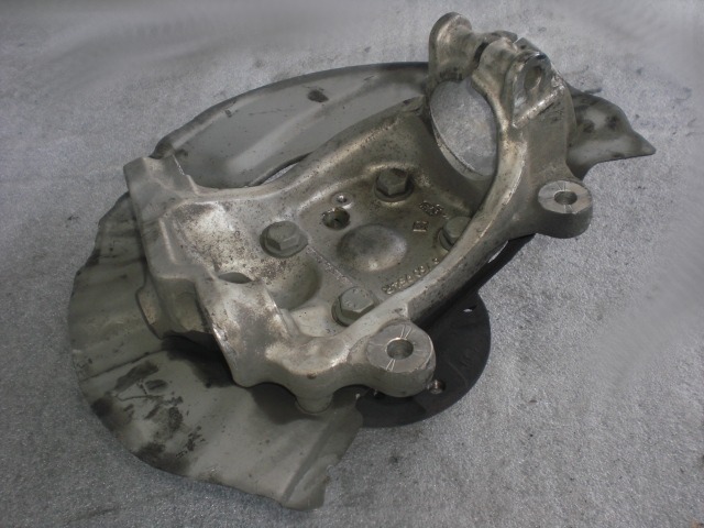 VRTLJIVI LEZAJ DESNO / PESTO KOLESA Z LEZAJEM SPREDAJ OEM N.  ORIGINAL REZERVNI DEL BMW SERIE 5 E60 E61 (2003 - 2010) DIESEL LETNIK 2003