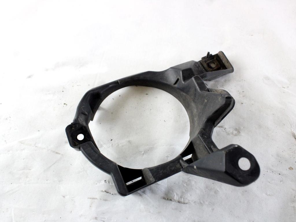 52128-42090 SUPPORTO FANALINO FENDINEBBIA PARAURTI ANTERIORE LATO SINISTRO TOYOTA RAV 4 2.0 D 91KW 5P (2017) RICAMBIO USATO