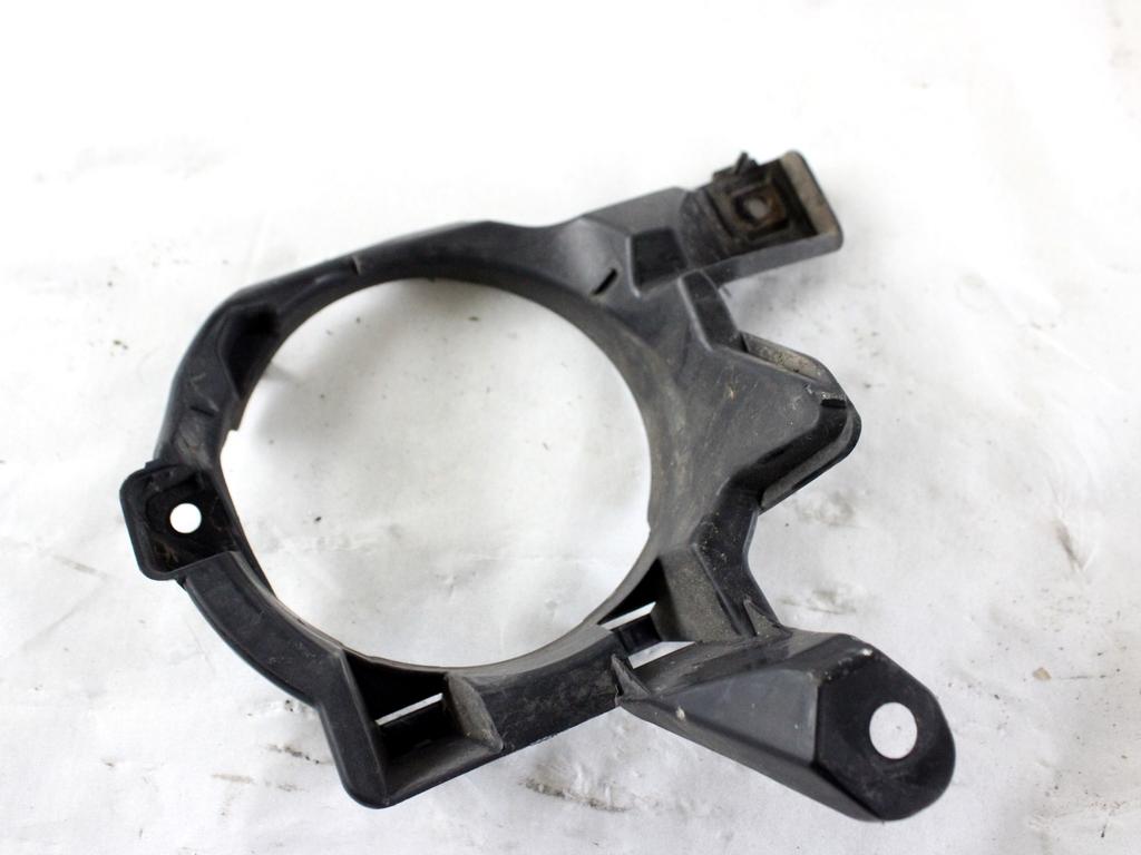 52128-42090 SUPPORTO FANALINO FENDINEBBIA PARAURTI ANTERIORE LATO SINISTRO TOYOTA RAV 4 2.0 D 91KW 5P (2017) RICAMBIO USATO