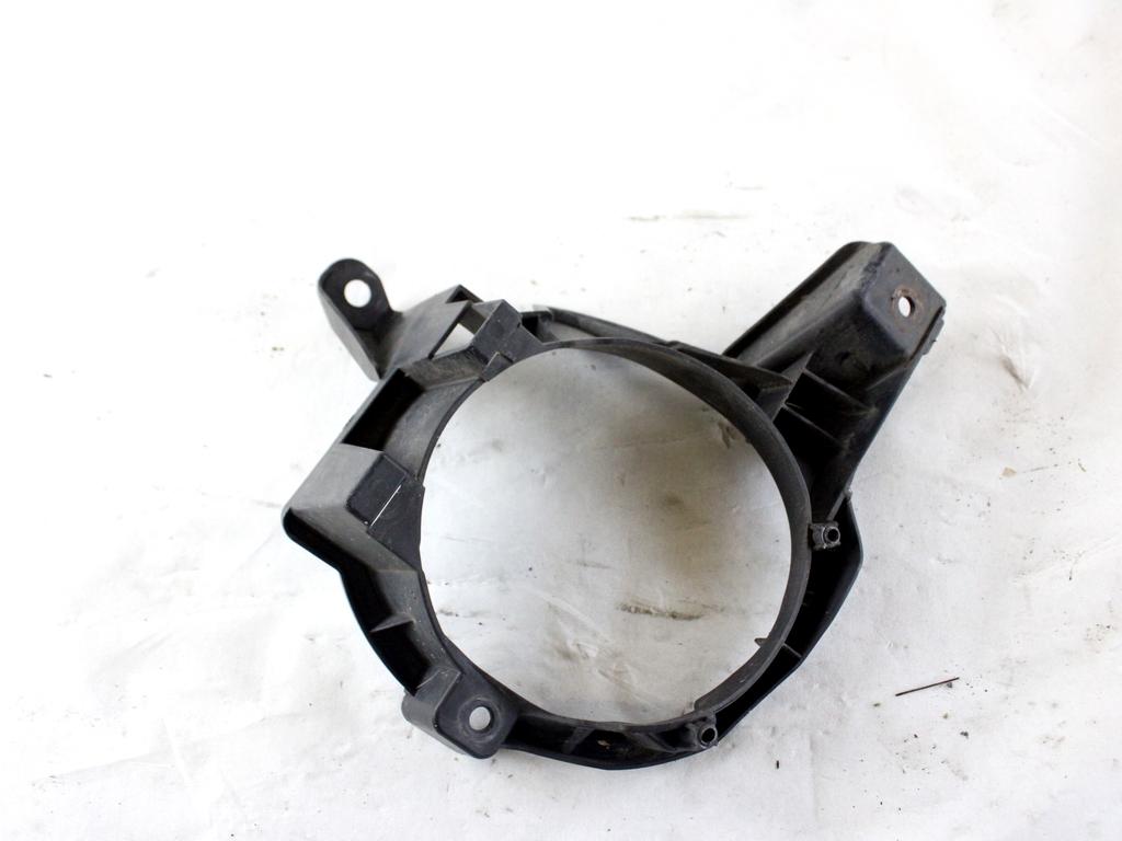 52128-42090 SUPPORTO FANALINO FENDINEBBIA PARAURTI ANTERIORE LATO SINISTRO TOYOTA RAV 4 2.0 D 91KW 5P (2017) RICAMBIO USATO