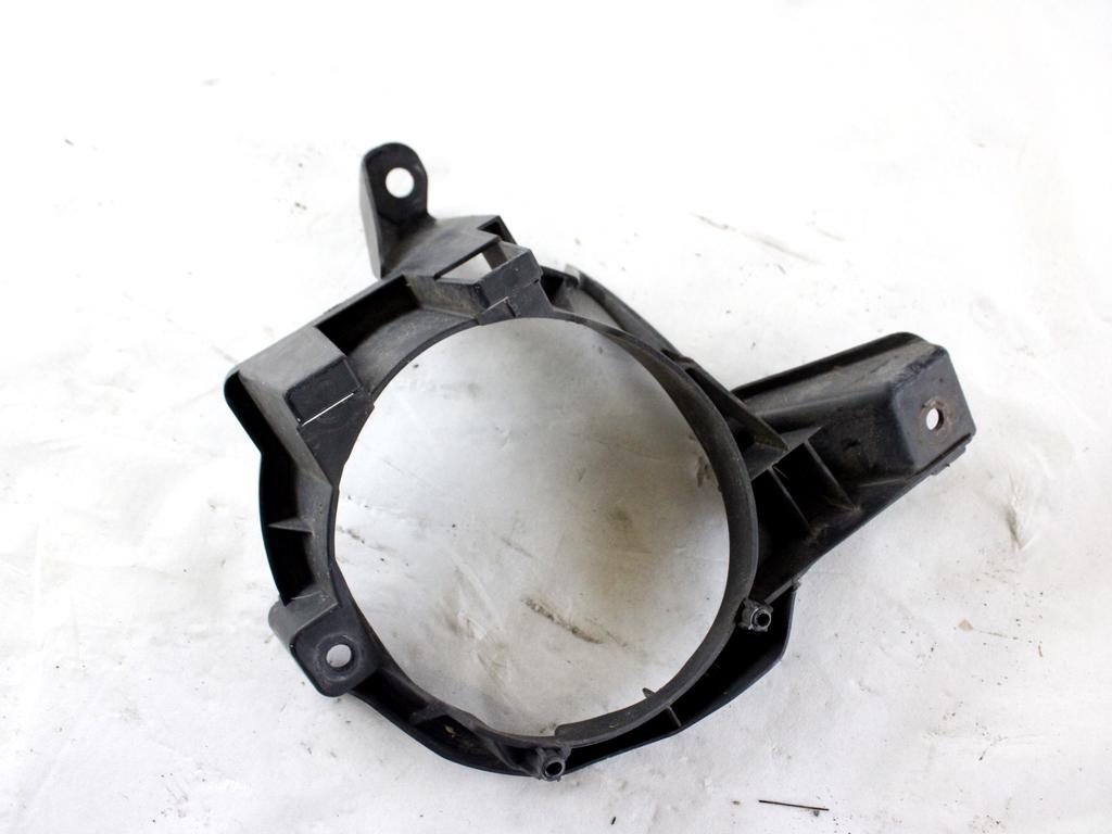 52128-42090 SUPPORTO FANALINO FENDINEBBIA PARAURTI ANTERIORE LATO SINISTRO TOYOTA RAV 4 2.0 D 91KW 5P (2017) RICAMBIO USATO