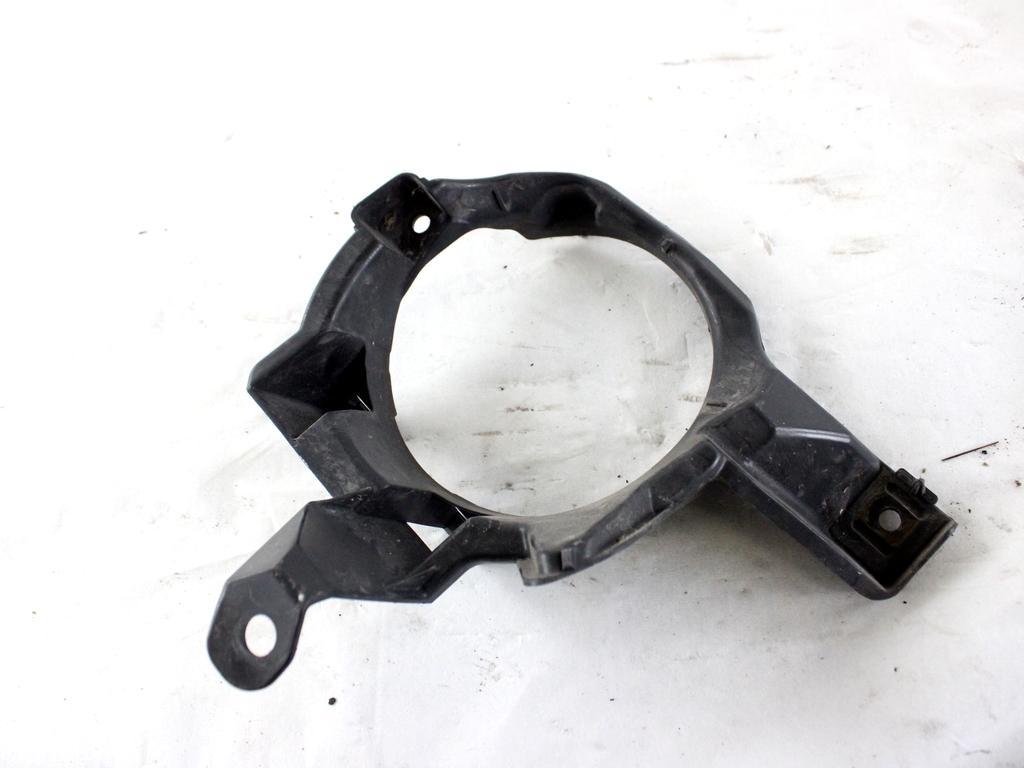52128-42090 SUPPORTO FANALINO FENDINEBBIA PARAURTI ANTERIORE LATO SINISTRO TOYOTA RAV 4 2.0 D 91KW 5P (2017) RICAMBIO USATO