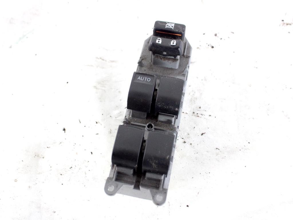 8482042210 GRUPPO DI COMANDO ALZA-VETRO ALZA-CRISTALLO PORTA ANTERIORE SINISTRA TOYOTA RAV 4 2.0 D 91KW 5P (2017) RICAMBIO USATO