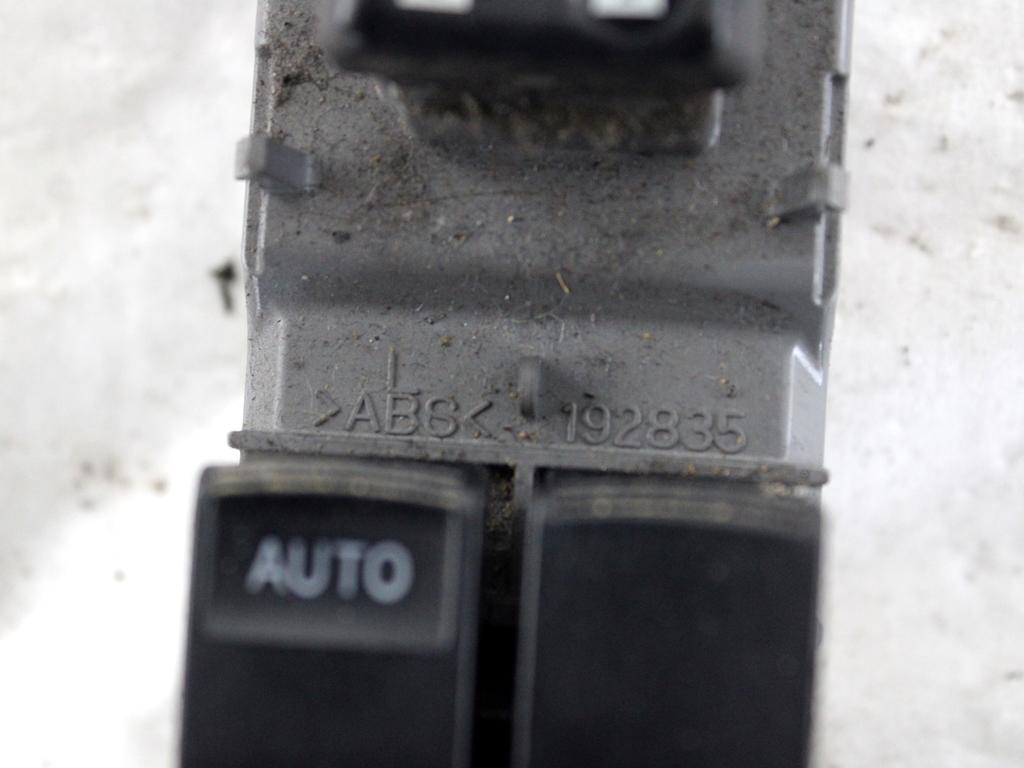 8482042210 GRUPPO DI COMANDO ALZA-VETRO ALZA-CRISTALLO PORTA ANTERIORE SINISTRA TOYOTA RAV 4 2.0 D 91KW 5P (2017) RICAMBIO USATO