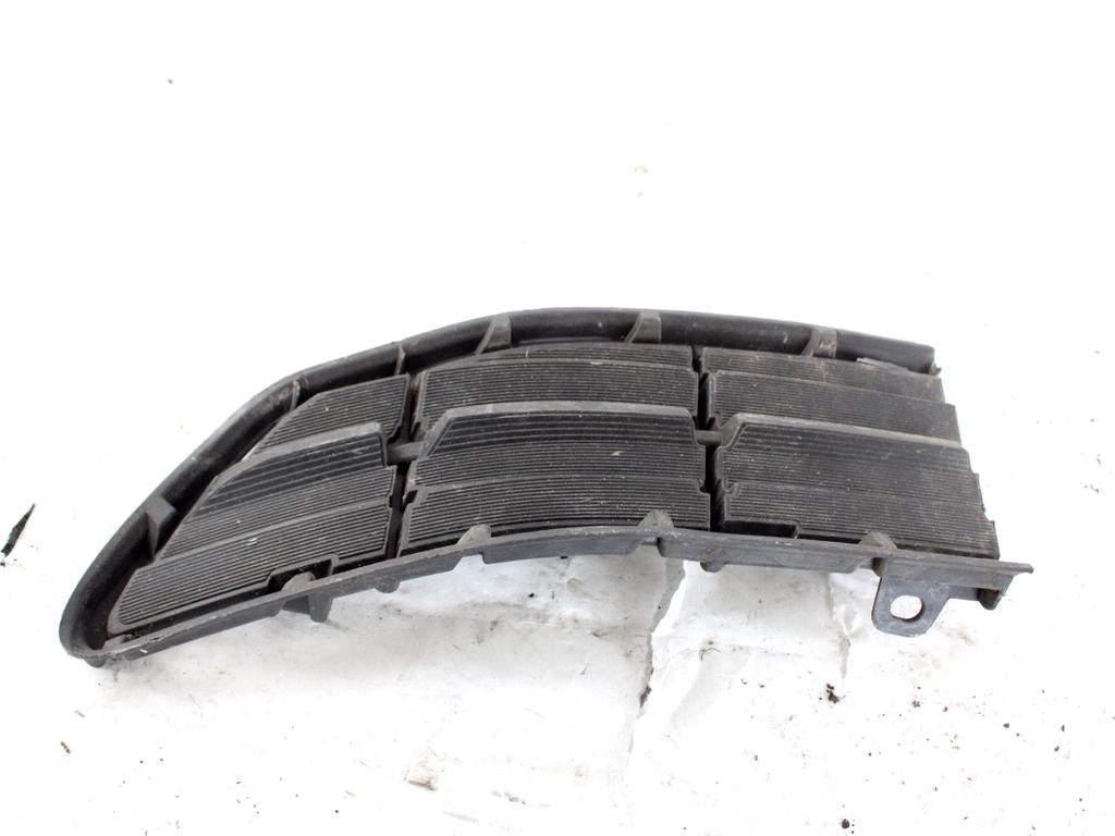 53127-42045 GRIGLIA CENTRALE INFERIORE PARAURTI ANTERIORE LATO DESTRO TOYOTA RAV 4 2.0 D 91KW 5P (2017) RICAMBIO USATO