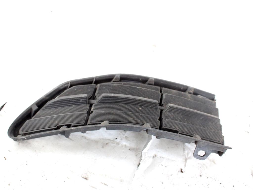 53127-42045 GRIGLIA CENTRALE INFERIORE PARAURTI ANTERIORE LATO DESTRO TOYOTA RAV 4 2.0 D 91KW 5P (2017) RICAMBIO USATO