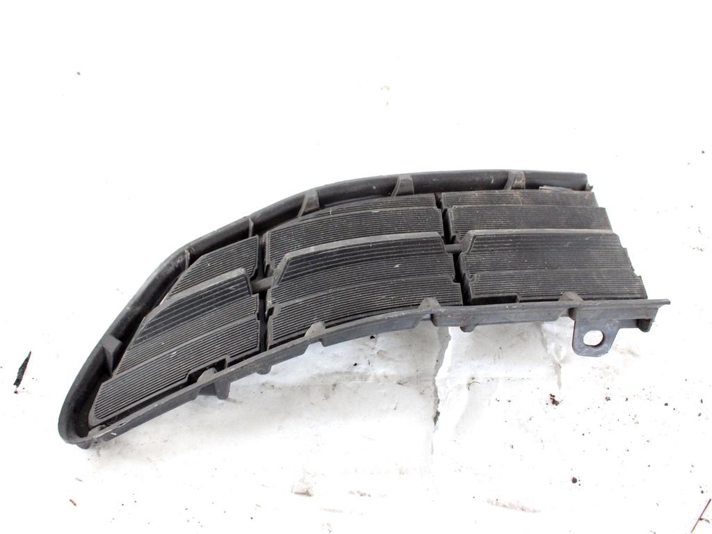 53127-42045 GRIGLIA CENTRALE INFERIORE PARAURTI ANTERIORE LATO DESTRO TOYOTA RAV 4 2.0 D 91KW 5P (2017) RICAMBIO USATO