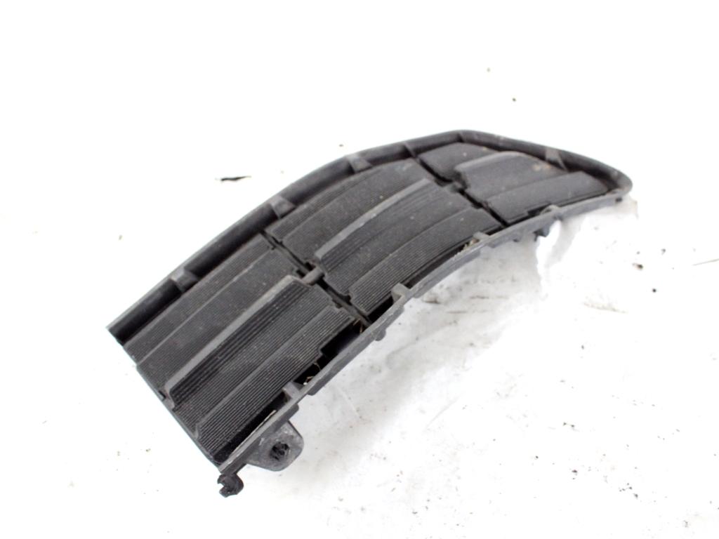 53128-42060 GRIGLIA CENTRALE INFERIORE PARAURTI ANTERIORE LATO SINISTRO TOYOTA RAV 4 2.0 D 91KW 5P (2017) RICAMBIO USATO