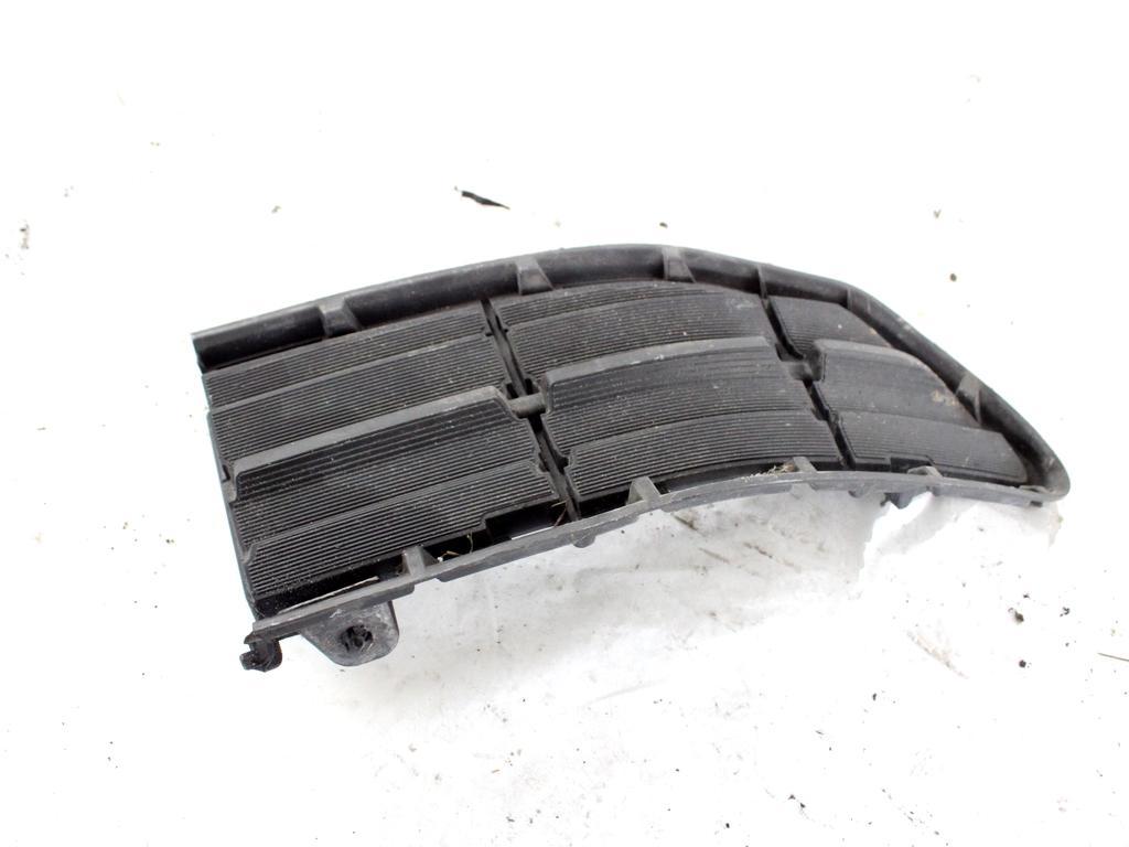 53128-42060 GRIGLIA CENTRALE INFERIORE PARAURTI ANTERIORE LATO SINISTRO TOYOTA RAV 4 2.0 D 91KW 5P (2017) RICAMBIO USATO