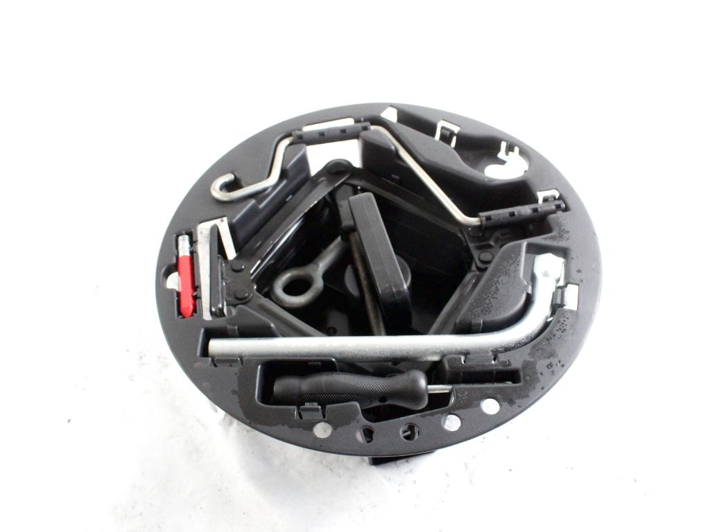 60622205 CRIC MARTINETTO CON ATTREZZI ALFA ROMEO GT 2.0 B 122KW 5M 3P (2007) RICAMBIO USATO