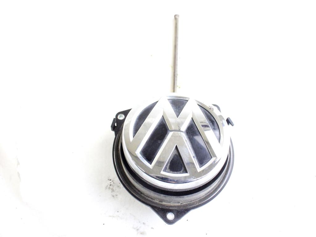 5G6827469 MANIGLIA ESTERNA PORTELLONE COFANO POSTERIORE BAULE CON STEMMA VOLKSWAGEN GOLF 7 1.6 D 81KW 6M 5P (2014) RICAMBIO USATO