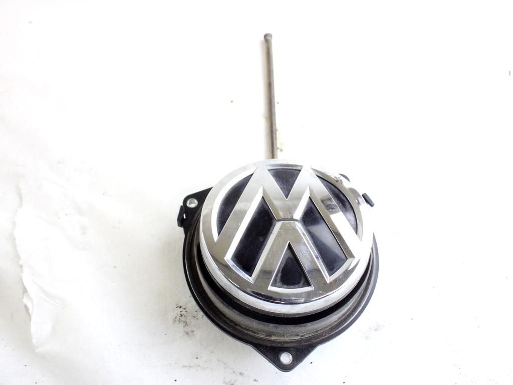 5G6827469 MANIGLIA ESTERNA PORTELLONE COFANO POSTERIORE BAULE CON STEMMA VOLKSWAGEN GOLF 7 1.6 D 81KW 6M 5P (2014) RICAMBIO USATO