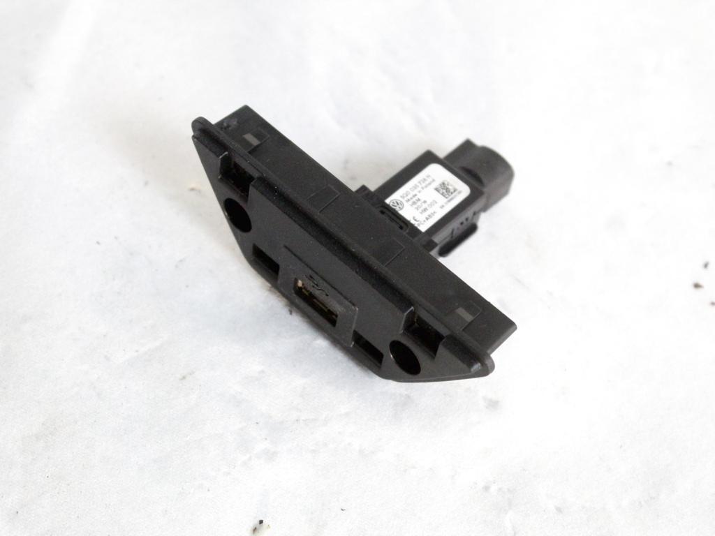 5Q0035726N PORTA INGRESSO USB VOLKSWAGEN UP 1.0 M 50KW 5M 5P (2019) RICAMBIO USATO 