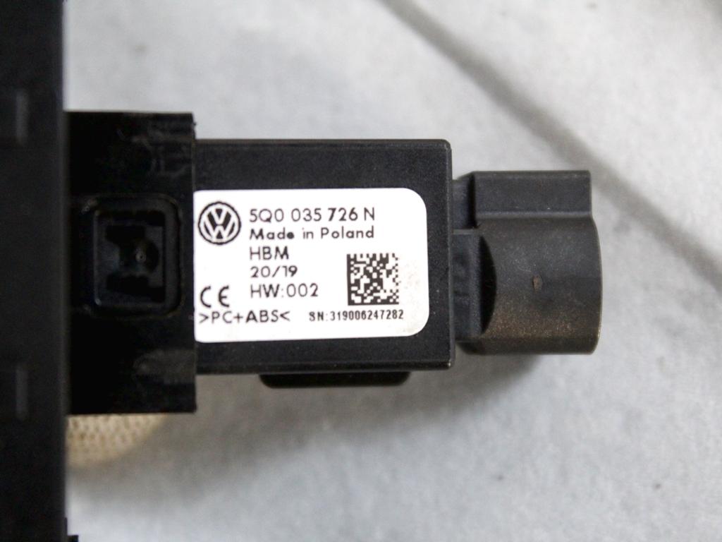 5Q0035726N PORTA INGRESSO USB VOLKSWAGEN UP 1.0 M 50KW 5M 5P (2019) RICAMBIO USATO 