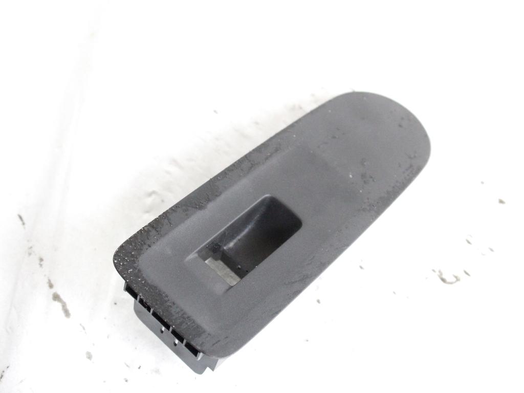 1S0867255E MASCHERINA RIVESTIMENTO PULSANTIERA PANNELLO PORTA ANTERIORE DESTRA VOLKSWAGEN UP 1.0 M 50KW 5M 5P (2019) RICAMBIO USATO 
