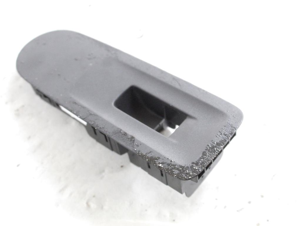 1S0867255E MASCHERINA RIVESTIMENTO PULSANTIERA PANNELLO PORTA ANTERIORE DESTRA VOLKSWAGEN UP 1.0 M 50KW 5M 5P (2019) RICAMBIO USATO 