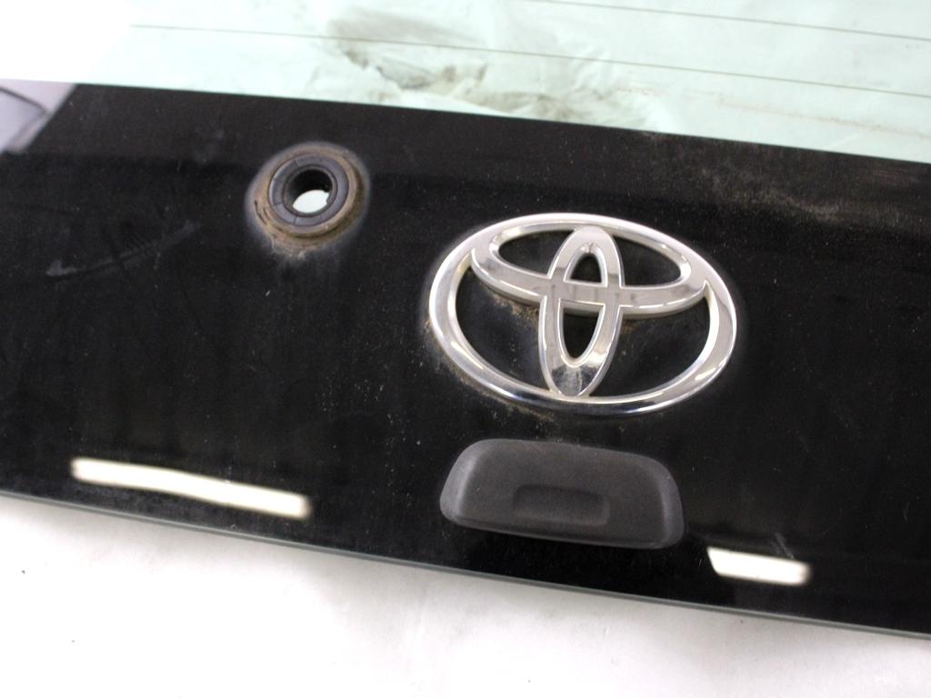 681050H020 LUNOTTO TERMICO POSTERIORE APRIBILE TOYOTA AYGO 1.0 B 50KW 5M 5P (2010) RICAMBIO USATO 