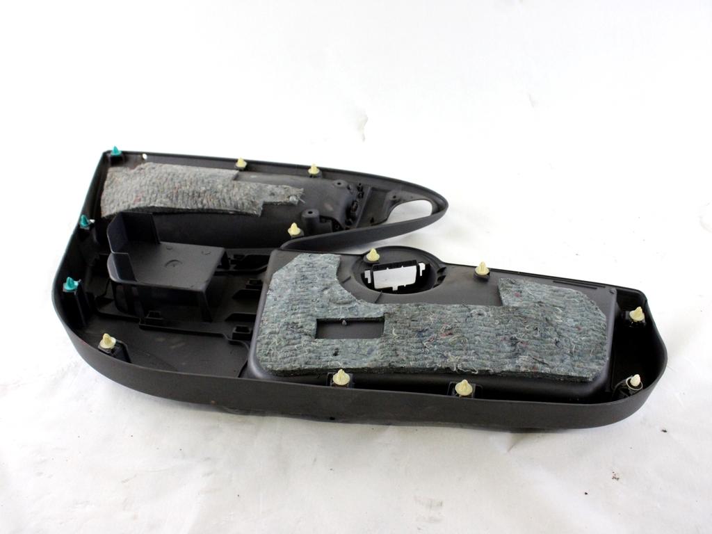 67611-0H010 PANNELLO INTERNO PORTA ANTERIORE DESTRA TOYOTA AYGO 1.0 B 50KW 5M 5P (2010) RICAMBIO USATO 