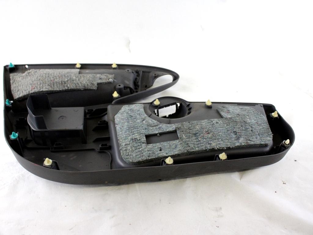 67611-0H010 PANNELLO INTERNO PORTA ANTERIORE DESTRA TOYOTA AYGO 1.0 B 50KW 5M 5P (2010) RICAMBIO USATO 