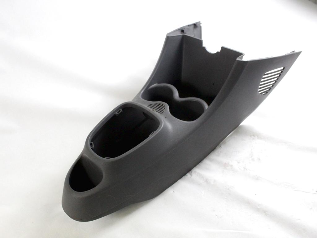 588110H010B0 TUNNEL CENTRALE PARTE ANTERIORE TOYOTA AYGO 1.0 B 50KW 5M 5P (2010) RICAMBIO USATO 